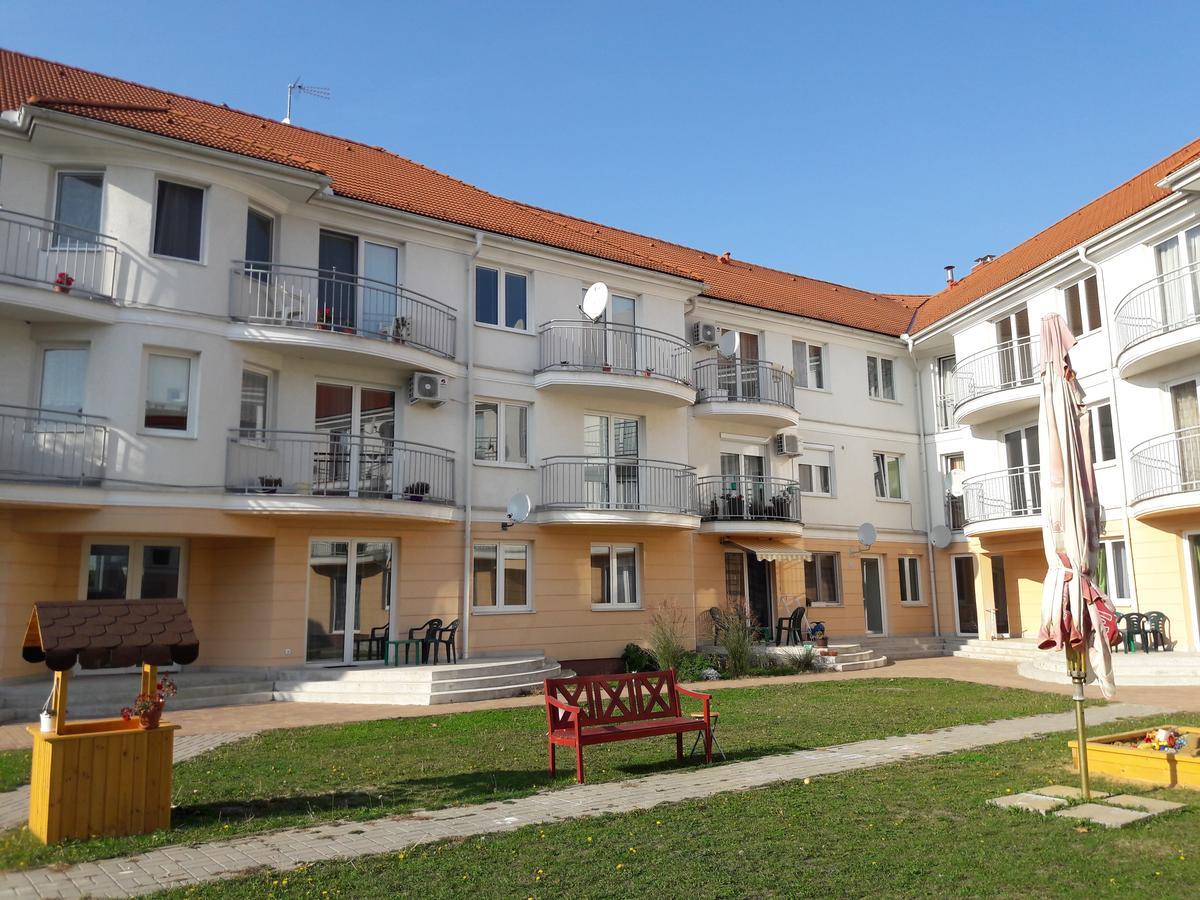 Happy Apartman Hajdúszoboszló Exterior foto